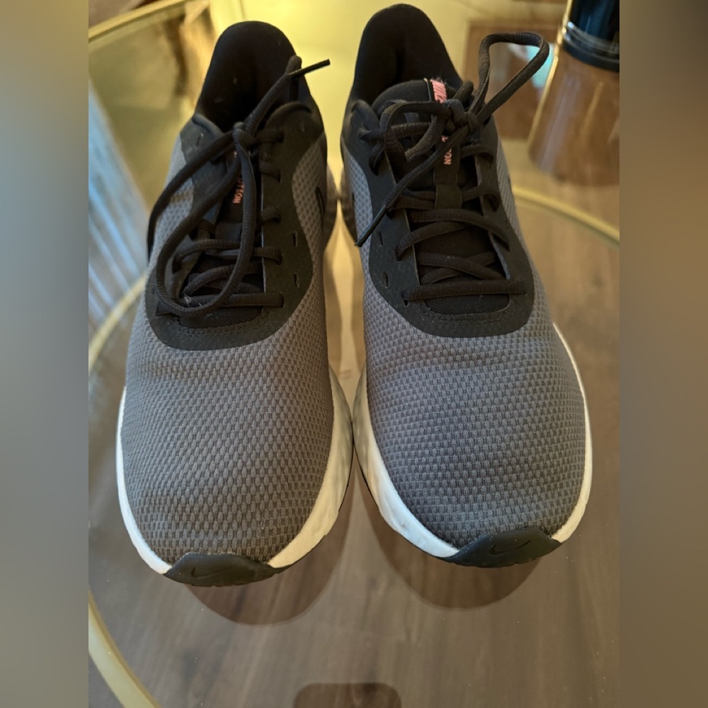 Nike women’s revolution Running Shoes